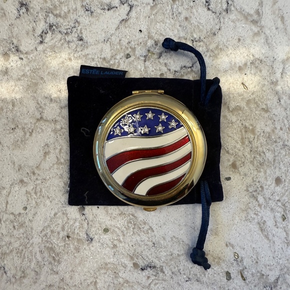 Vintage Estée Lauder Pressed Powder American Flag Compact - Picture 2 of 9